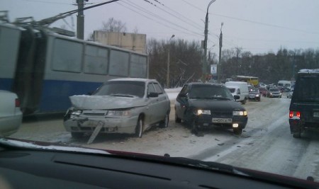 За вчерашний снежный день в Н. Новгороде произошло 365 аварий