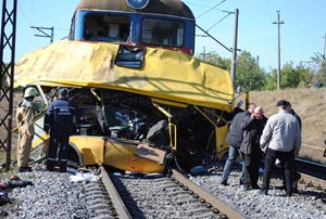 На Украине локомотив протаранил пассажирский автобус